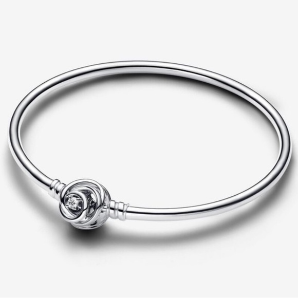 Pandora Moments Encircled Clasp Bangle - Picture 1 of 7